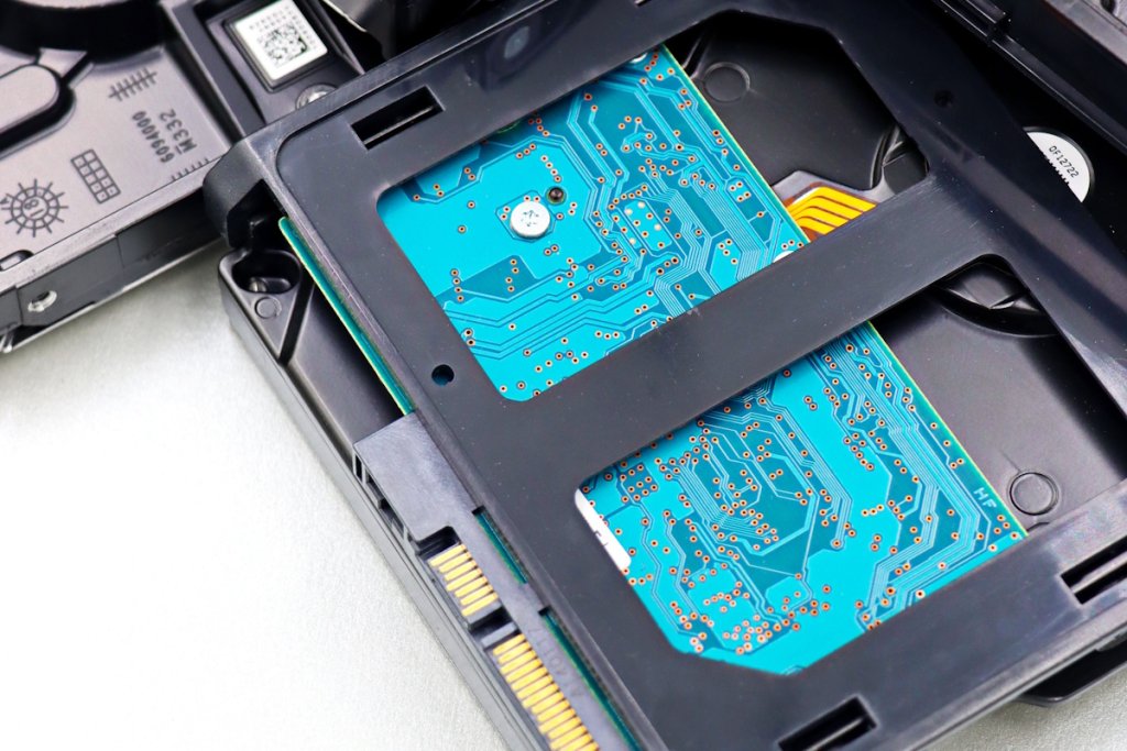 SSD или HDD: главные отличия и что выбрать в 2026 году SSD или HDD: главные отличия и что выбрать в 2026 году