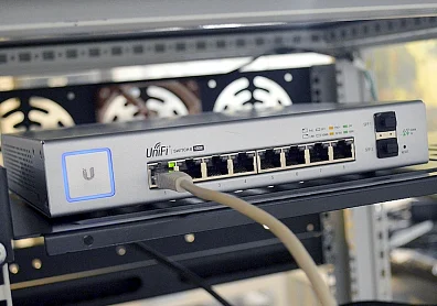 Питание через Ethernet (PoE). Как выбрать коммутатор для видеонаблюдения и Wi-Fi в офисе