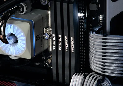 DDR5 vs DDR4 для рабочих станций 2026 — когда апгрейд окупается